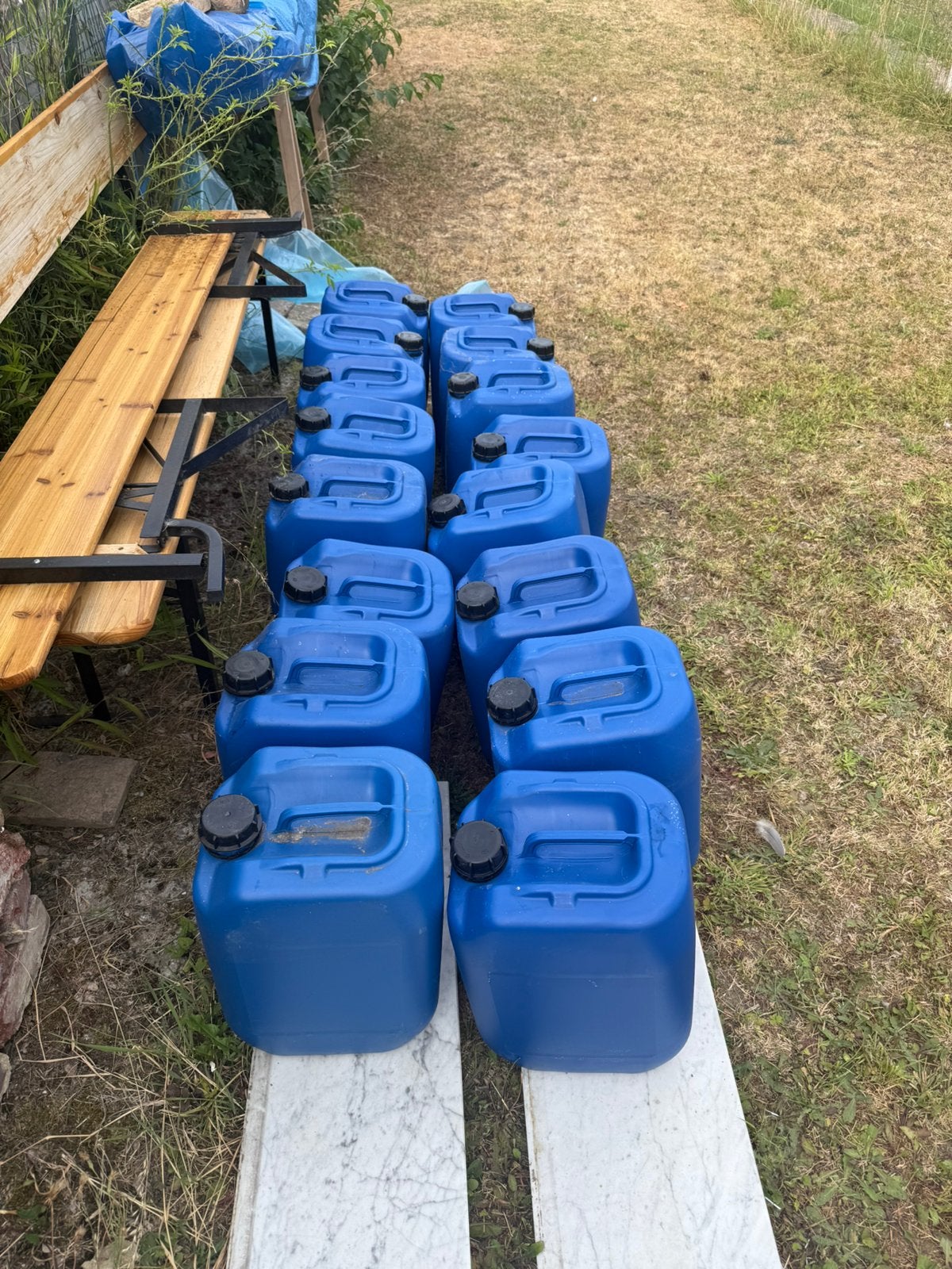 Blauwe bus van 2,5 liter (meerdere beschikbaar), Minder dan 75 liter, Ophalen, Gebruikt, Kunststof