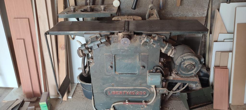 Houtbewerkingsmachines, Enlèvement