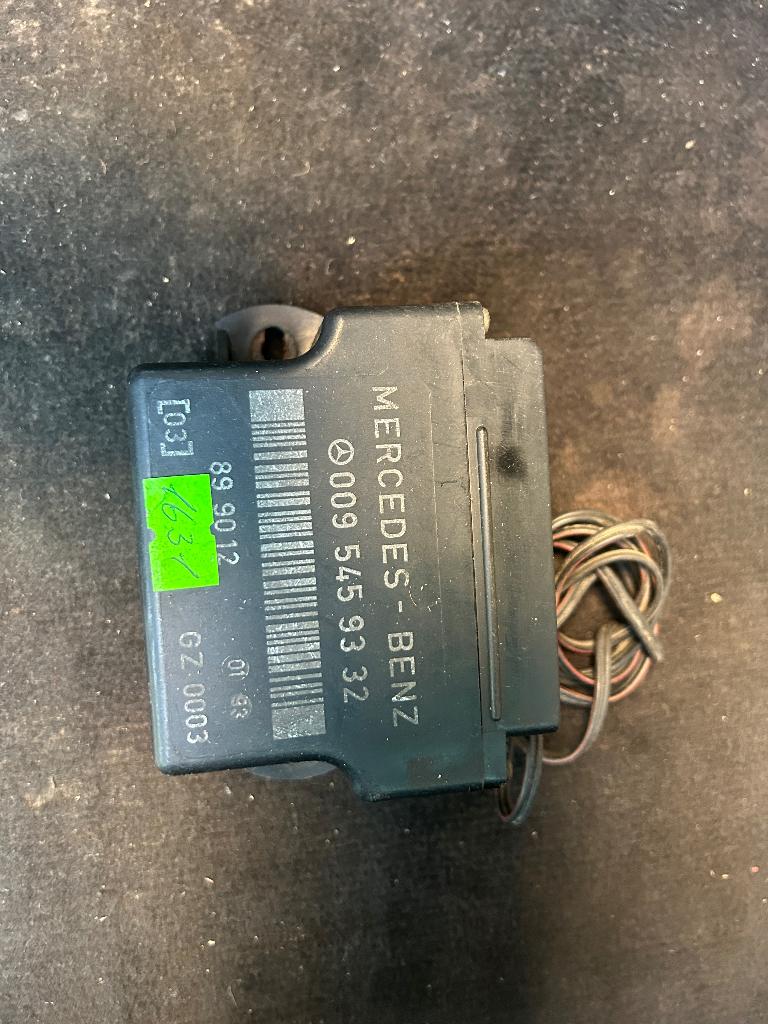 Mercedes W124 dieselvoorverwarmingskast, Auto-onderdelen, Ophalen of Verzenden, Gebruikt, Mercedes-Benz