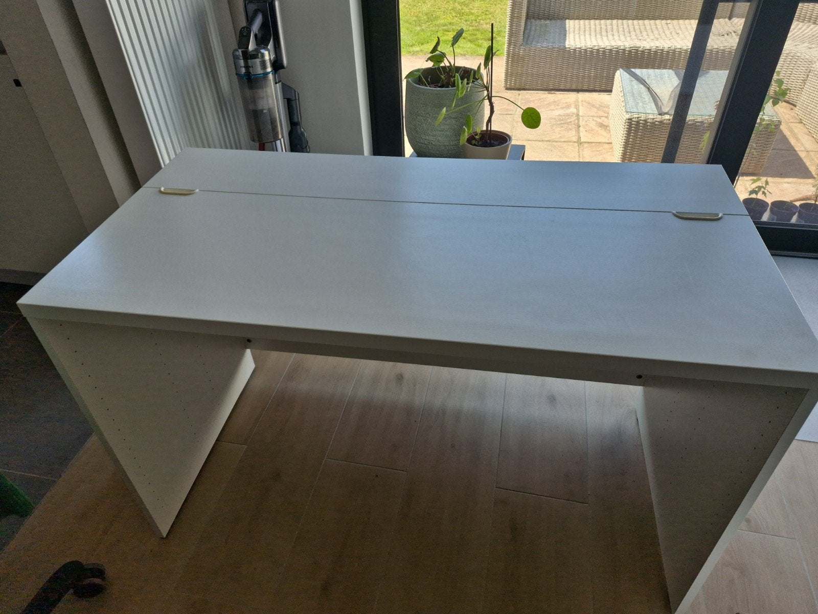 Witte Bureau 120cm met kabelmanagement, Enlèvement