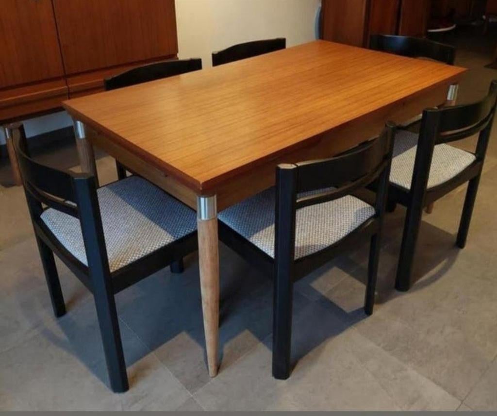 Table vintage L 1,48 m de large 84 cm H 76 cm
Extensible jus, Enlèvement