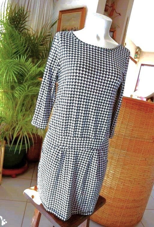 bijzonder zwart vintage stijlvolle jurk, Maat 38/40 (M), Vintage Dressing, Zwart, Ophalen of Verzenden