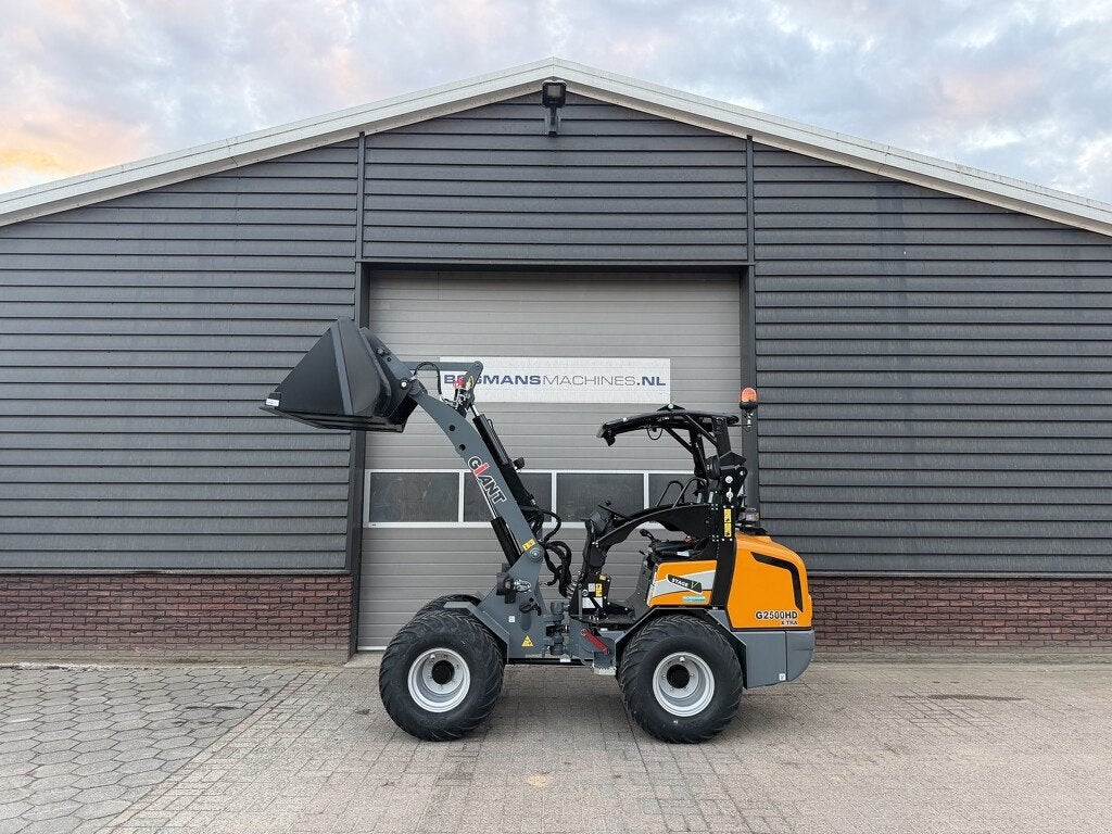 Giant G2500 X-TRA HD shovel NIEUW met PRO-INCHING, Tobroco, Info@tobroco.nl, Sprendlingenstraat 57
5061 KM  Oisterwijk, Chargeuse sur pneus ou Chouleur