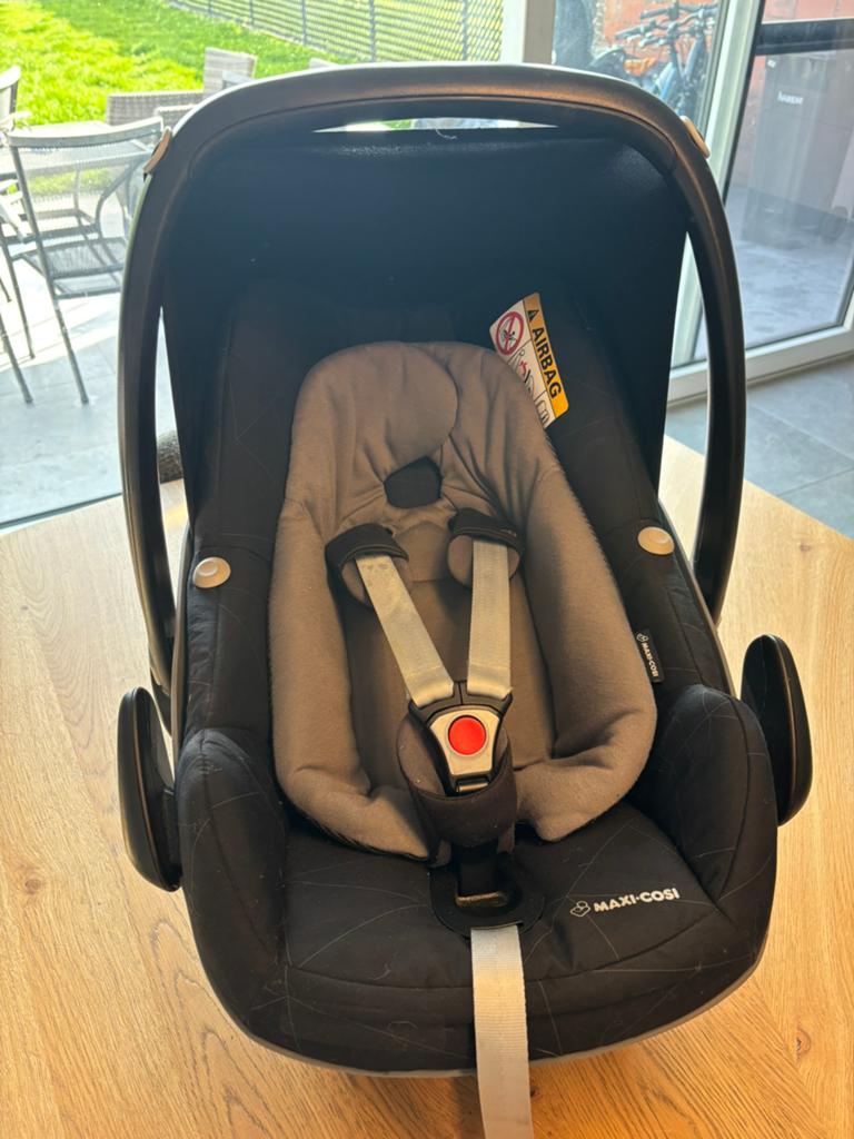 Maxicosi pebble pro + 2 isofix compleet, Ophalen, Zo goed als nieuw, Isofix, 0 t/m 13 kg