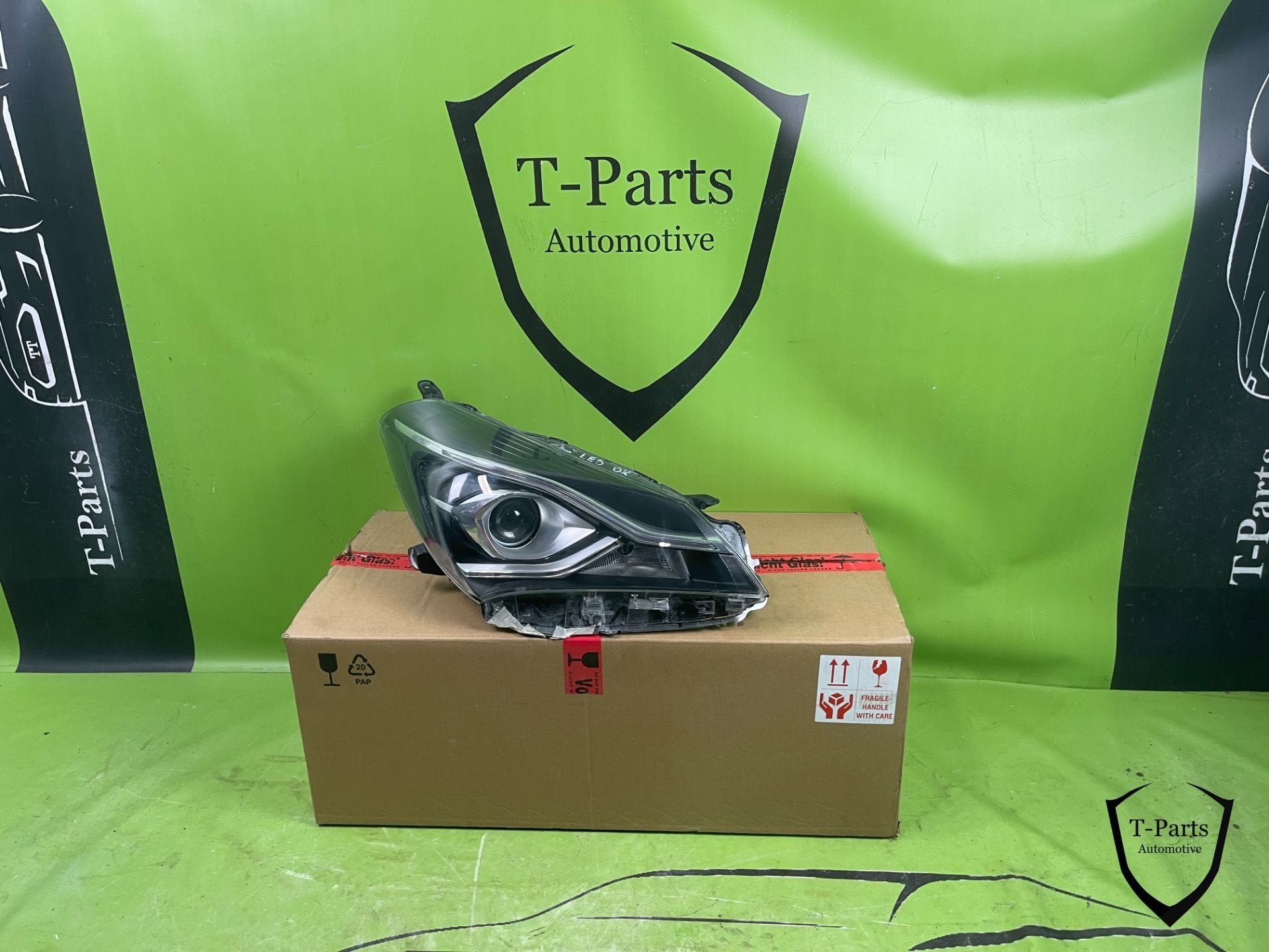 toyota yaris koplamp LED rechts 811300DK10, Info@toyota.co.jp, Gebruikt, Toyota Motor Corporation, Toyota-Cho 1
471-8571  Toyota City