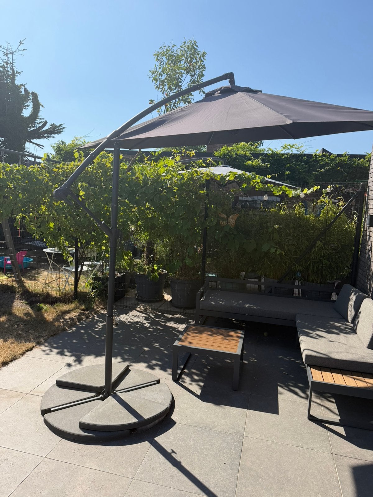 Zweefparasol met voet en stenen, Enlèvement, Comme neuf