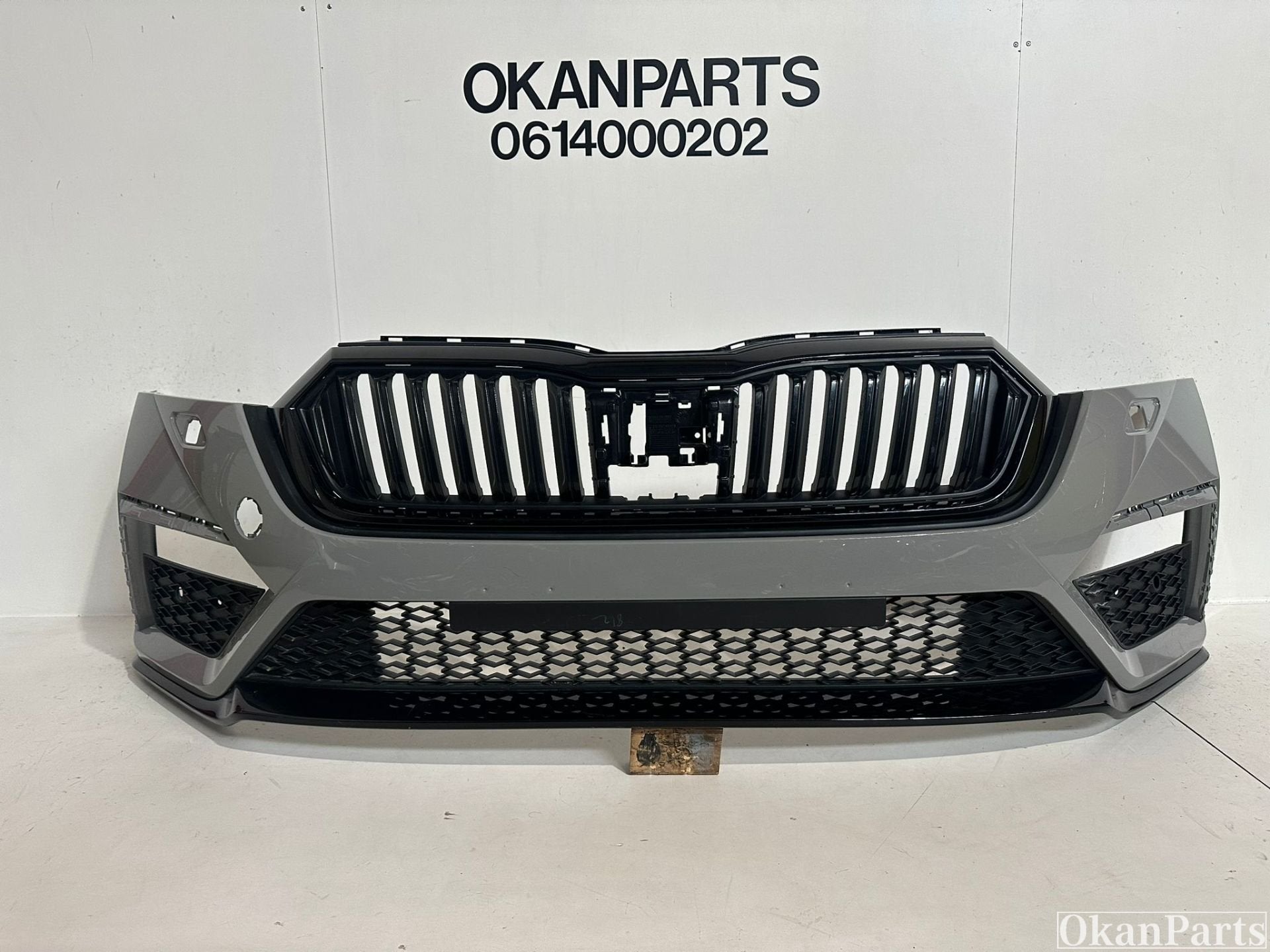 Skoda Octavia IV RS Facelift voorbumper 5E3853677B, Gebruikt, Voor, Skoda, Bumper