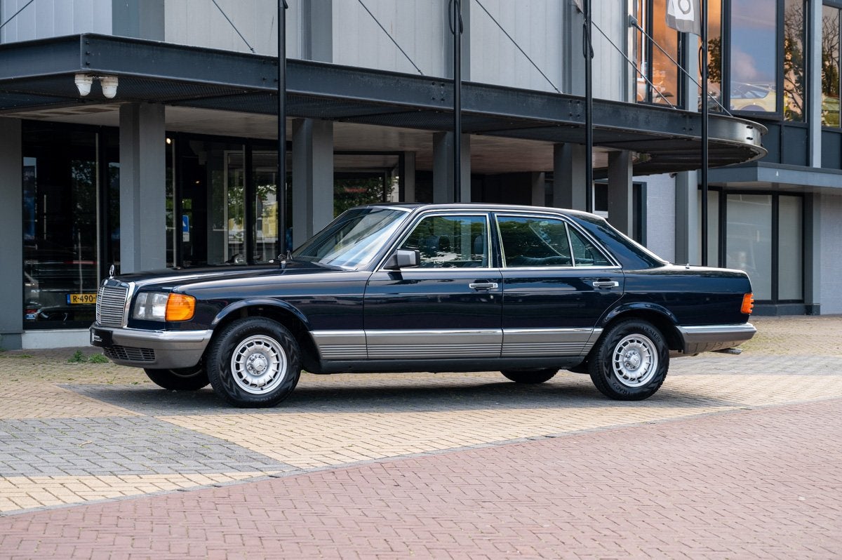 Mercedes-Benz S-Klasse 280 SE (automatique), Autos, Mercedes-Benz, Achat, 4 portes, Carnet d'entretien, Autres couleurs