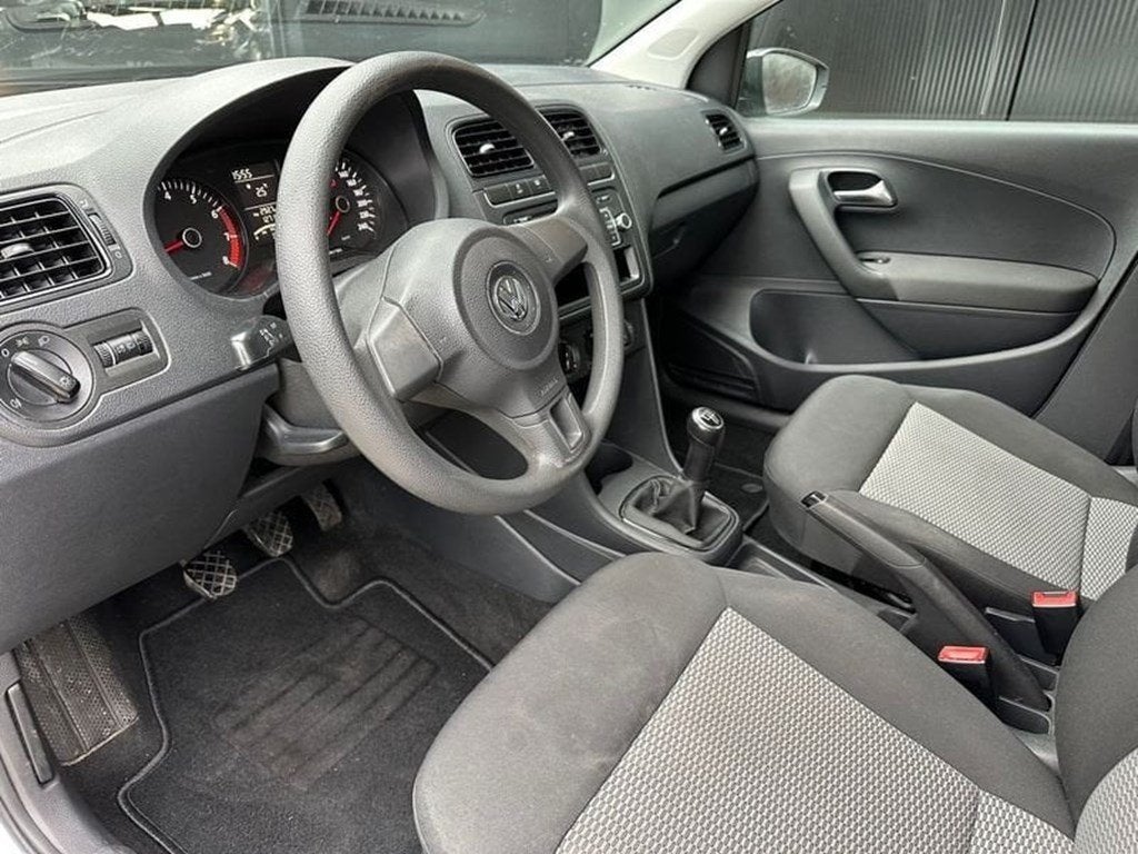 Volkswagen Polo Trendline, 44 kw Airco,LEZ ok , 1 Jaar Gara, Auto's, Volkswagen, Euro 5, Bedrijf, Zilver of Grijs, https://public.car-pass.be/vhr/b54f164f-7454-4d4c-b906-2612339025da