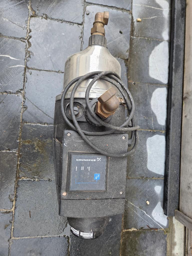 Regenwaterpomp Grundfos MQ3-35, Tuin en Terras, Waterpompen, Ophalen, Gebruikt, Elektrisch, Overige typen