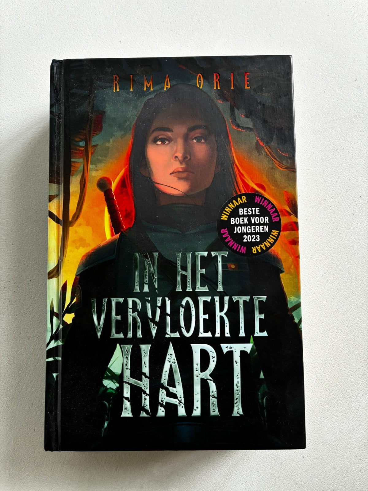 In het vervloekte hart-Rima Orie (gesigneerd exemplaar), Boeken, Ophalen of Verzenden, Zo goed als nieuw, Fictie