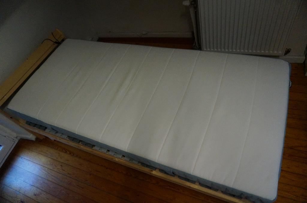 matelas VESTEROY 90x200 ferme, 90 cm, Matelas, Enlèvement, 200 cm
