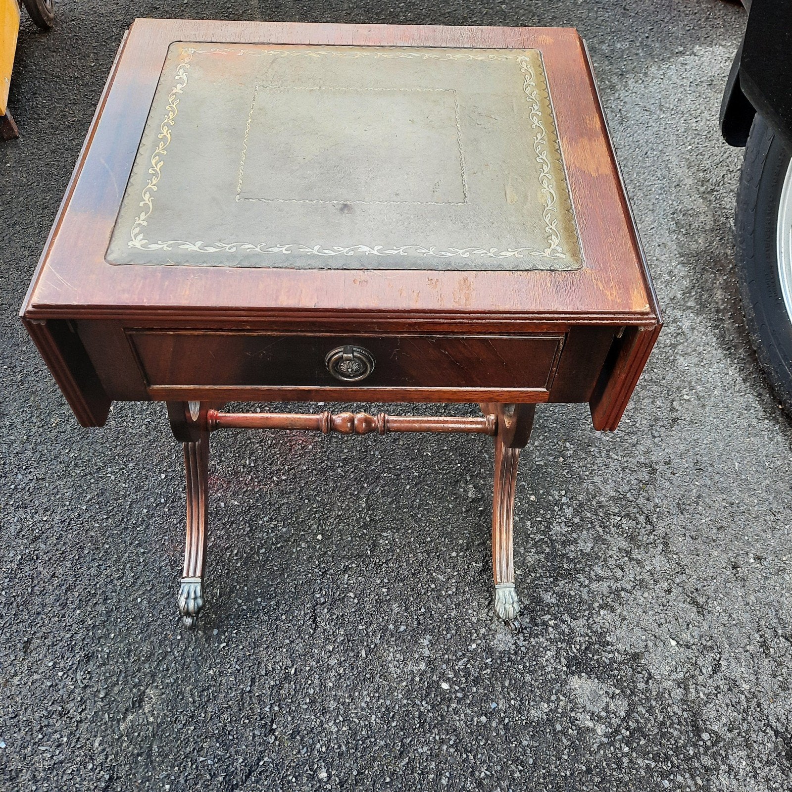 Table d'appoint (1920) en bois d'acajou, anglaise., Antiquités & Art, Enlèvement ou Envoi