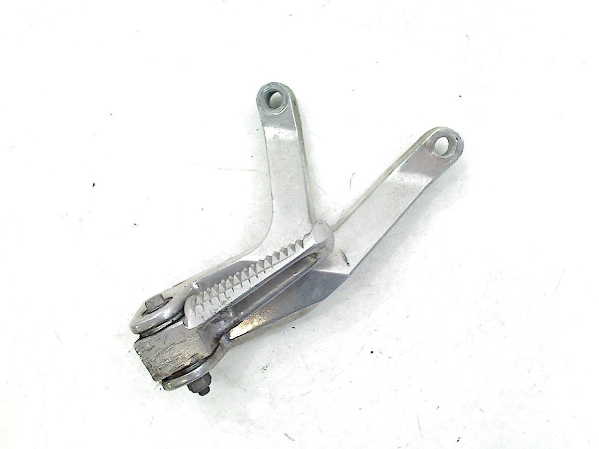 REPOSE PIEDS SUPPORT ARRIÈRE GAUCHE Yamaha, Yamaha Motor Europe N.V., Utilisé, Customersupport@yamaha-motor.co.uk, Koolhovenlaan 101
1119 NC  Schiphol-Rijk, NL