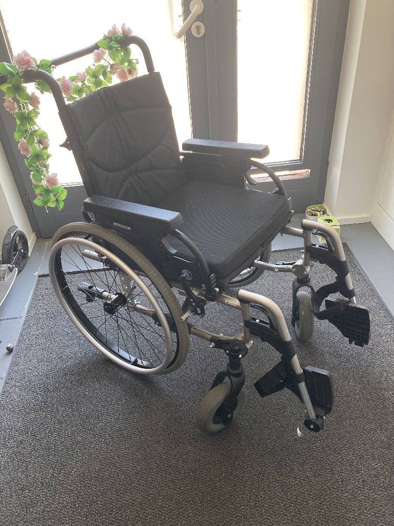 fauteuil roulant, Enlèvement, Pliant, Utilisé, Fauteuil roulant à pousser