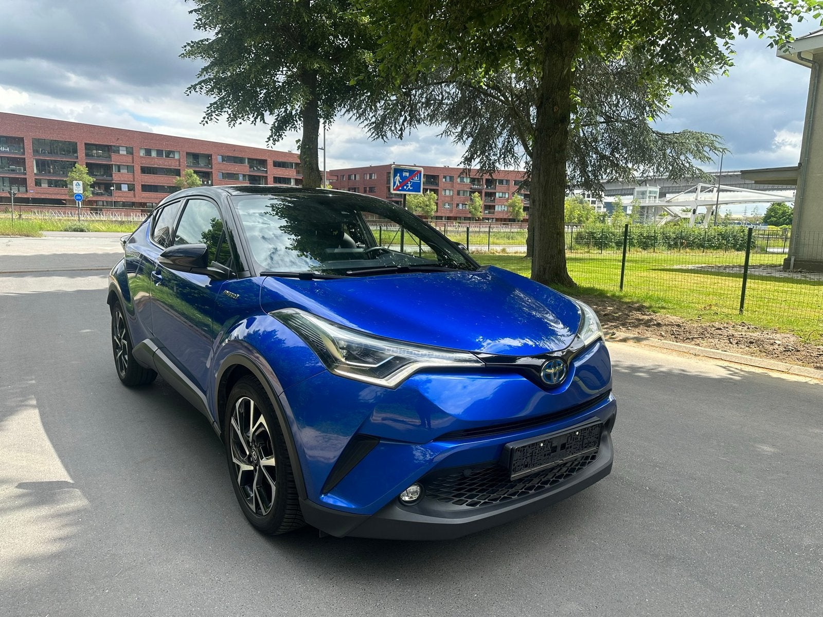 TOYOTA CH-R • FULL OPTIONS • SERVICE TOYOTA •, Achat, Euro 6, Entreprise, 72 kW