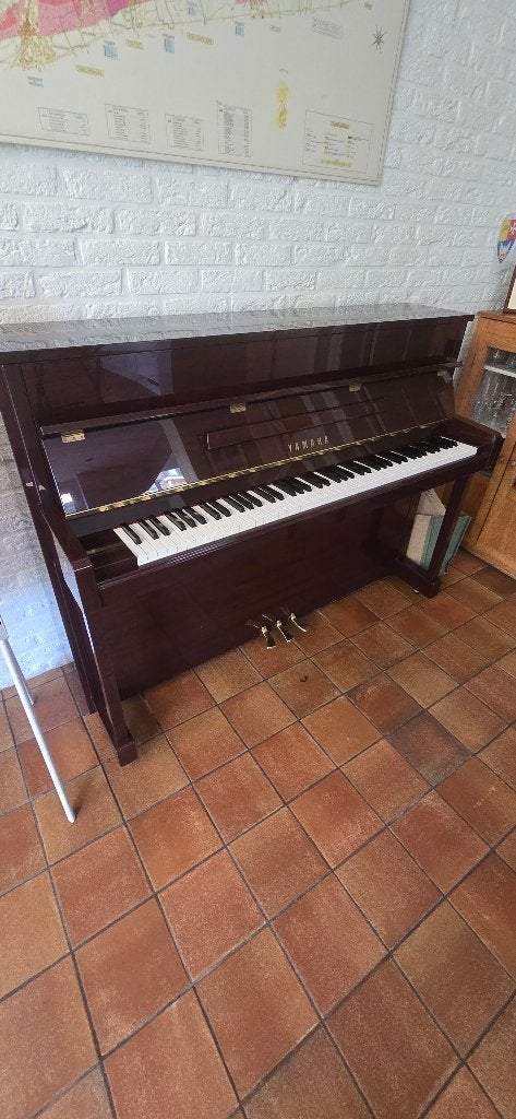 Piano Yamaha modèle C-113, Enlèvement ou Envoi, Comme neuf, Piano, Autres couleurs