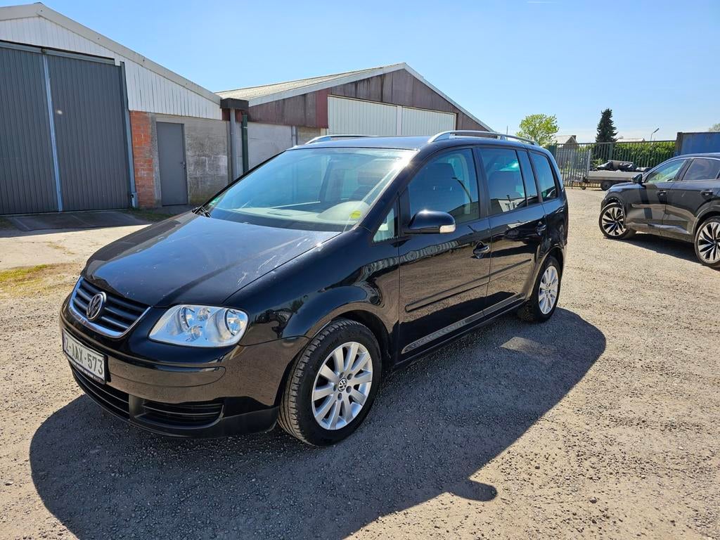 Volkswagen Touran 1.6 FSI Goal approuvé et Carpaas, Autos, Volkswagen, Achat, Boîte manuelle, Entretenue par le concessionnaire