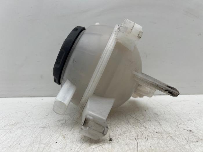 Réservoir d'expansion d'un Volkswagen UP, Volkswagen, -, 3 mois de garantie, Utilisé