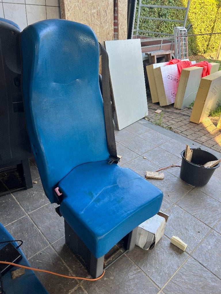 Stoelen minibus, Ophalen