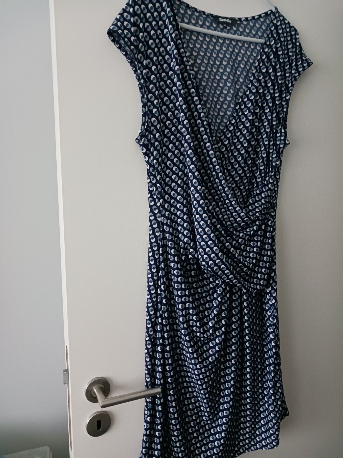 Kleed merk Bel & Bo net als nieuw te koop. M 46, Ophalen, Blauw, Zo goed als nieuw, Knielengte