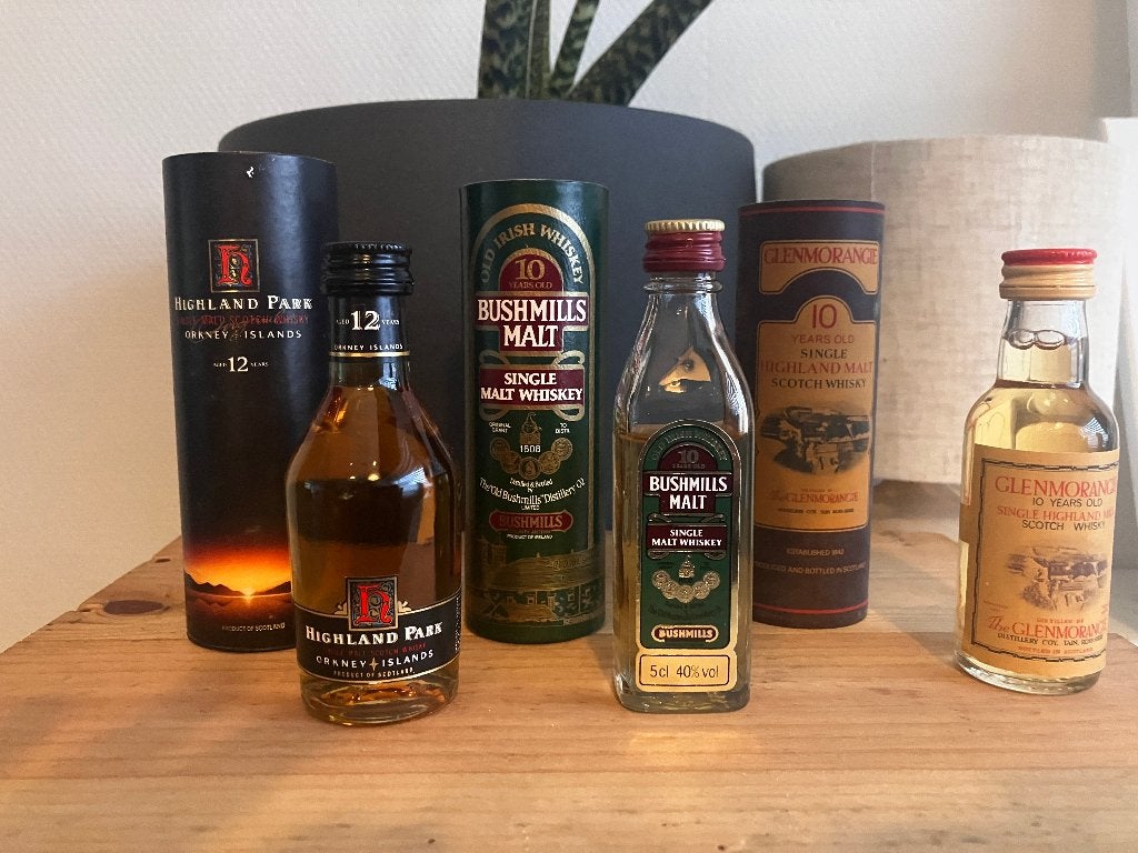 3 whiskies miniatures, Enlèvement