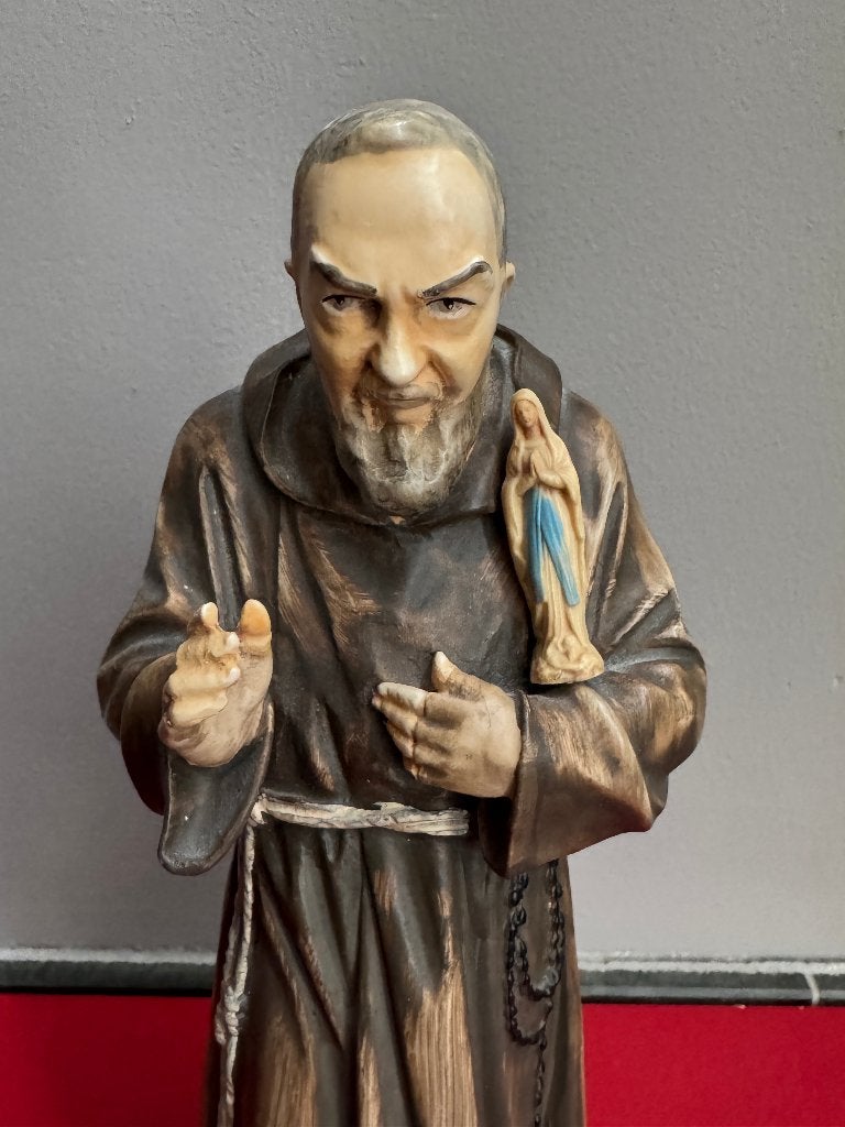" Padre Pio " Religieus beeld – 28  10  8 cm, Antiek en Kunst, Antiek | Religieuze voorwerpen, Ophalen of Verzenden