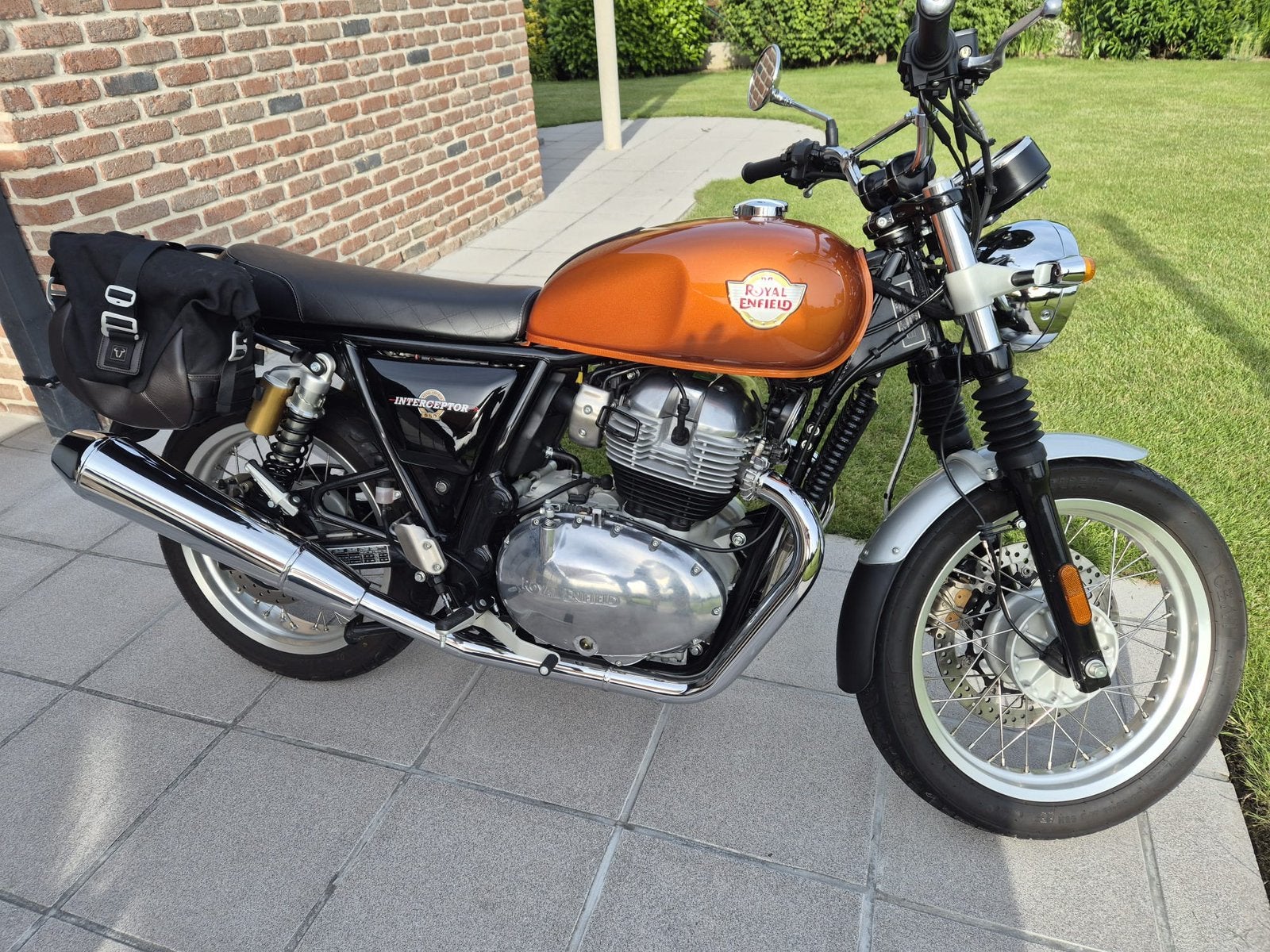 Royalenfield Interceptor, Tourisme, Occasion, Permis Moto A1 minimum, 2 cylindres