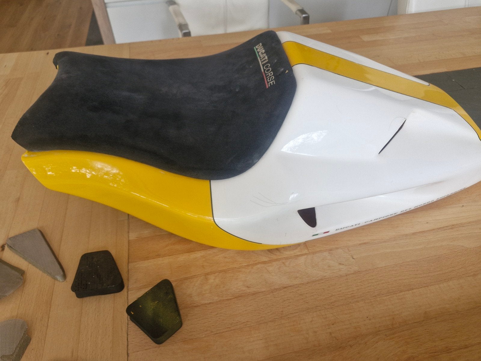 mono seat ( aftermarket) ducati 748SP (916 996 998) + onderd, Ophalen