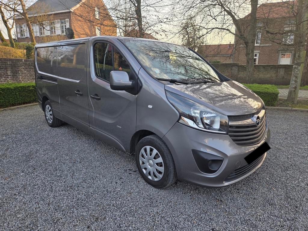 Opel Vivaro 1.6 Diesel L2H1 – 2018 – Slechts 75.000 km, Auto's, Stof, Euro 6, Bedrijf, Zilver of Grijs