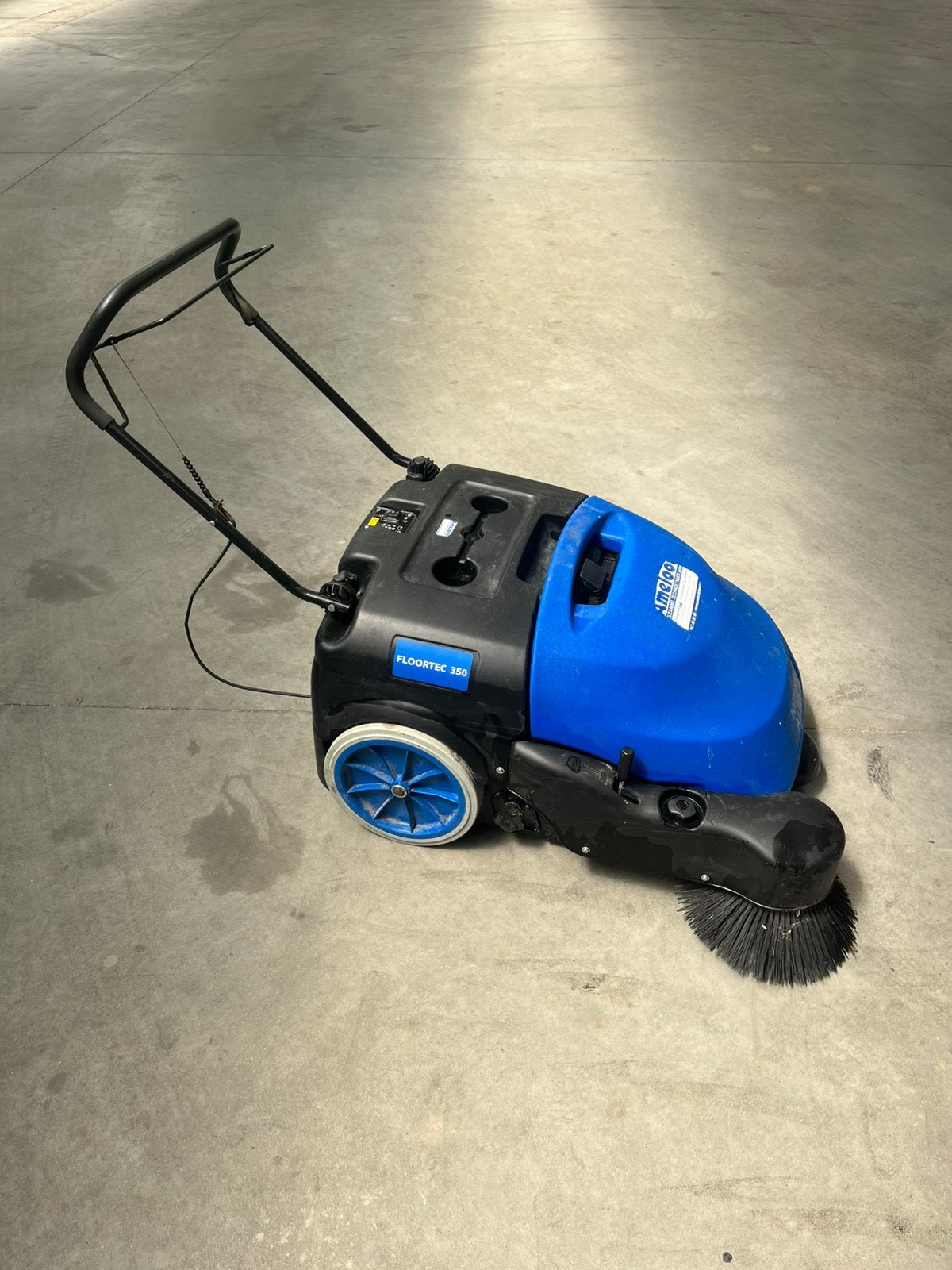 Borstel machine Nilfisk alto, Tuin en Terras, Ophalen of Verzenden, Zo goed als nieuw
