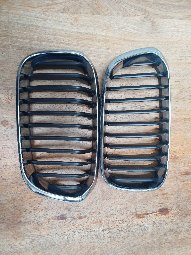 BMW 1 grill/roosters M performance 51712357461 + 51712357462, Ophalen, Voor, Nieuw, Bumper