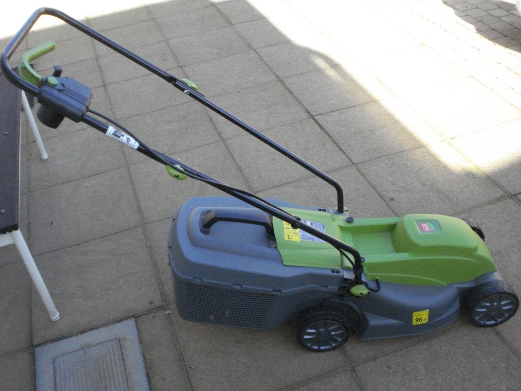 PETITE MACHINE À GAZON ÉLECTRIQUE À VENDRE COMME NEUVE, Enlèvement, Comme neuf, Démarrage électrique