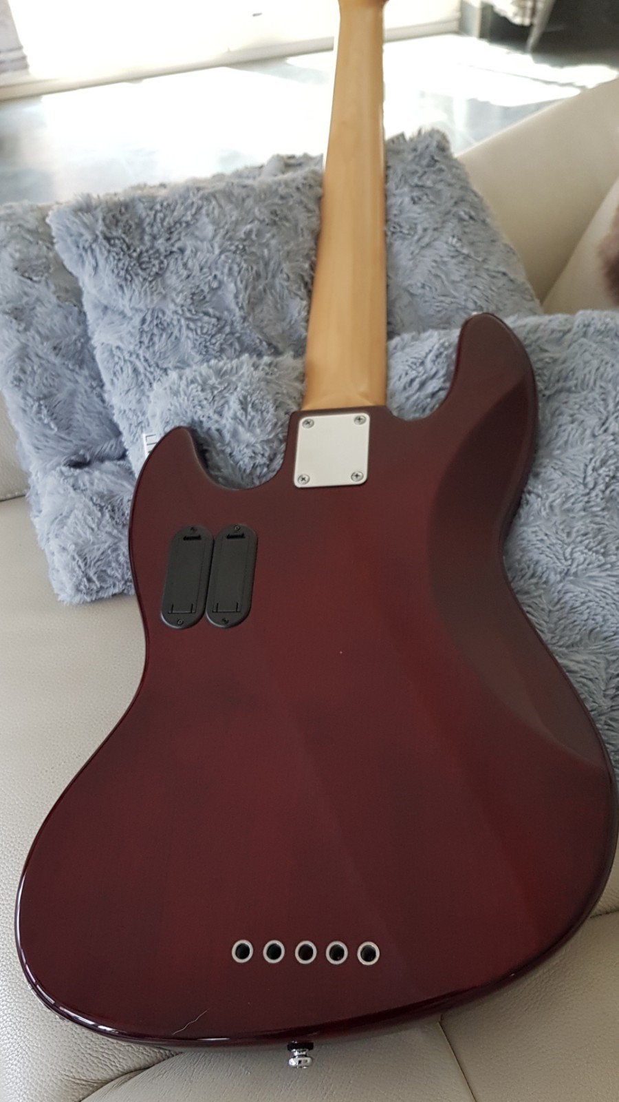 Sire Marcus Miller V7 (1e gen) Fretless 5-string, Muziek en Instrumenten, Snaarinstrumenten | Gitaren | Bas, Ophalen, 5-snarig