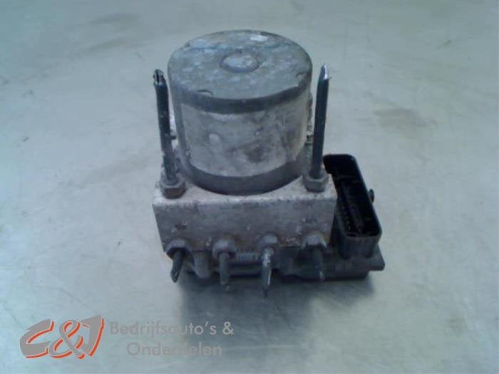 Pompe ABS d'un Renault Master, Renault, -, 3 mois de garantie, Utilisé