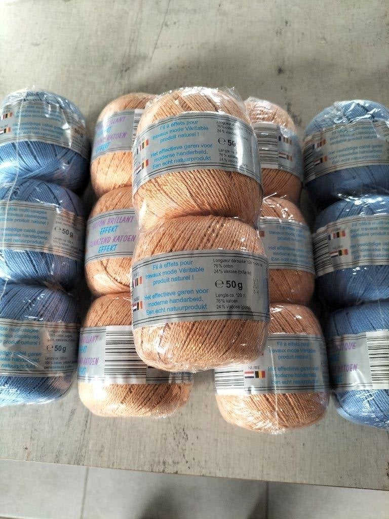 Glanzende katoenen ballen van wol (6 blauwe, 8 koperen)  C 6, Ophalen of Verzenden