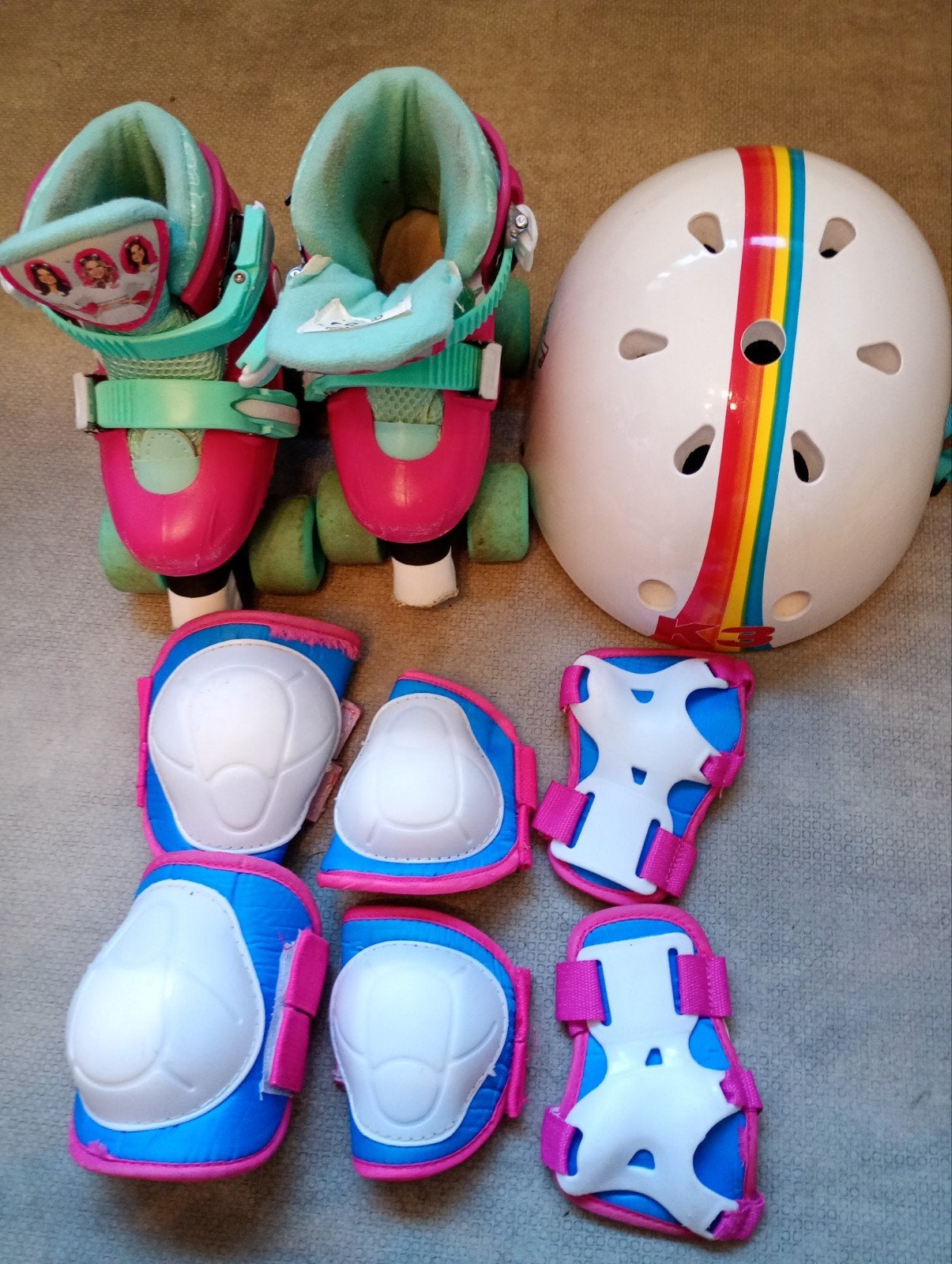rolschaatsen+ bescherming+helm K3 maat 26/29, Ophalen