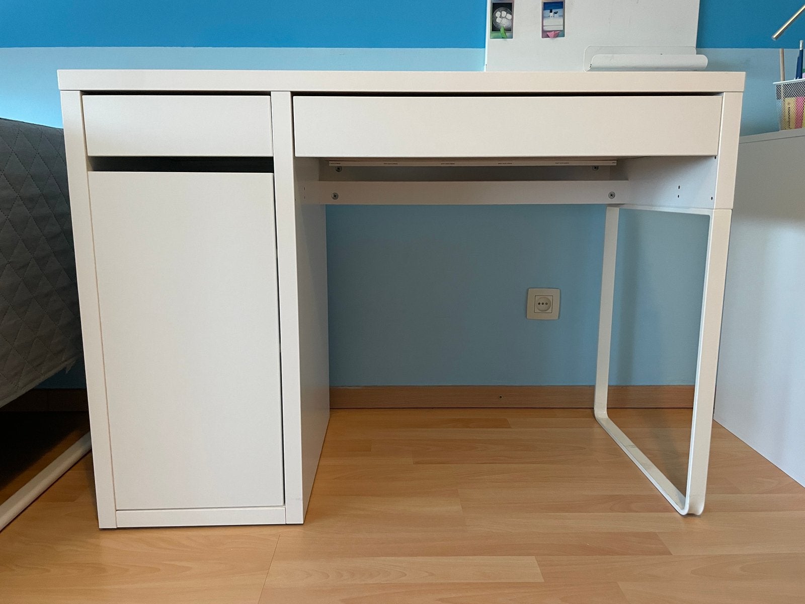 Kinderbureau Micke Ikea, wit, 105x50cm, Maison & Meubles, Bureaux, 105 cm, Goulotte de câbles, 50 cm, Enlèvement