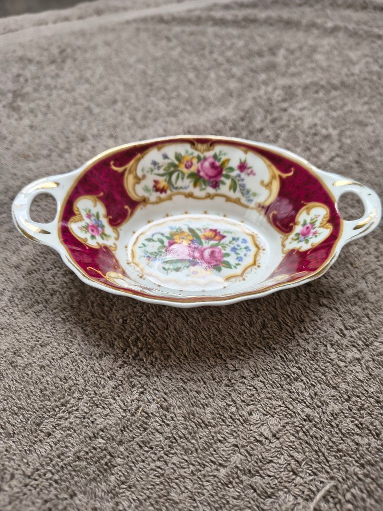 Schoteltje  royal Albert bone China England lady hamilton, Ophalen