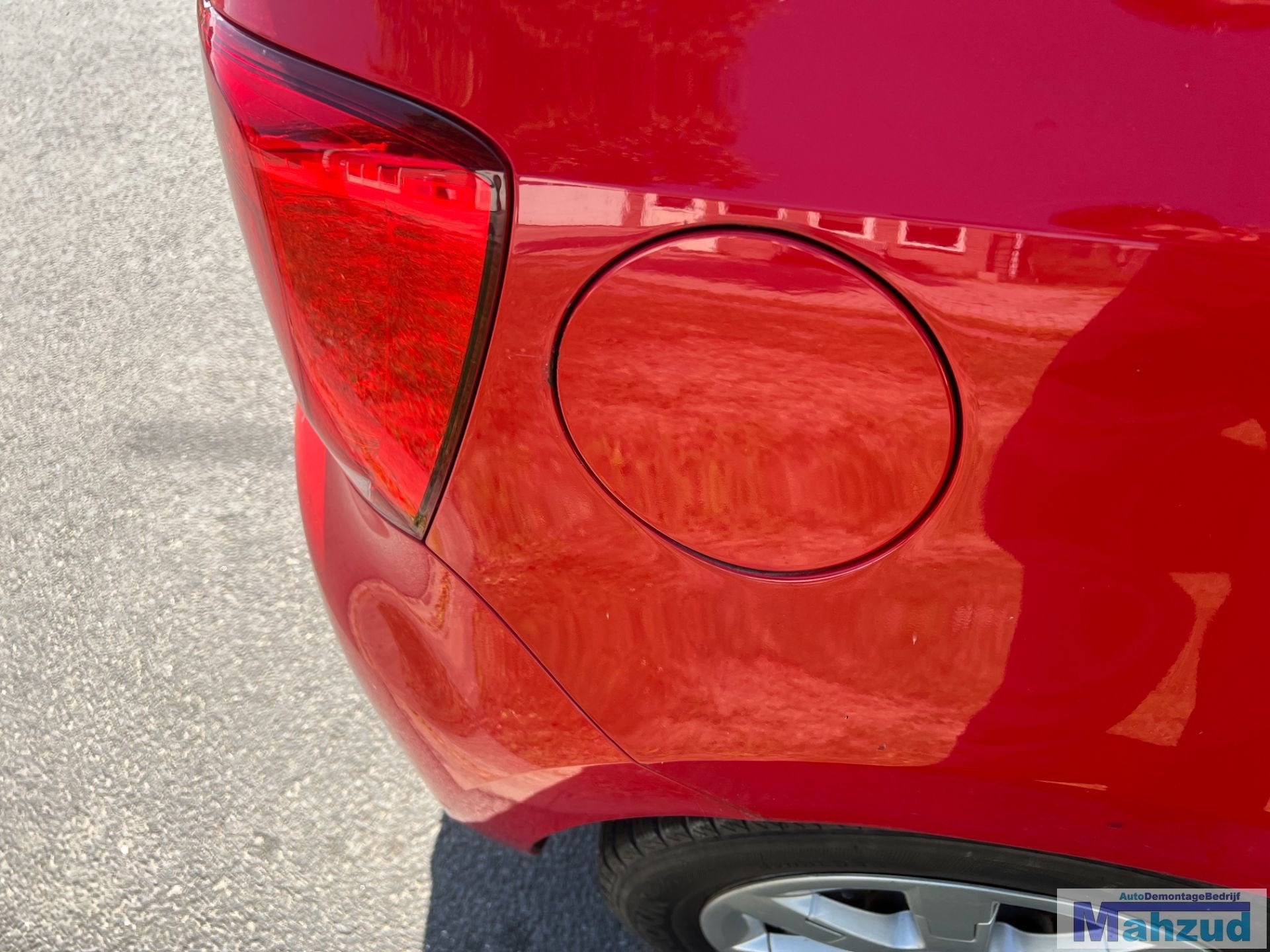 VW POLO 6R Rood LP3G tankklep 2009-2016, Auto-onderdelen, Gebruikt, Volkswagen, Volkswagen AG, Vw@volkswagen.de