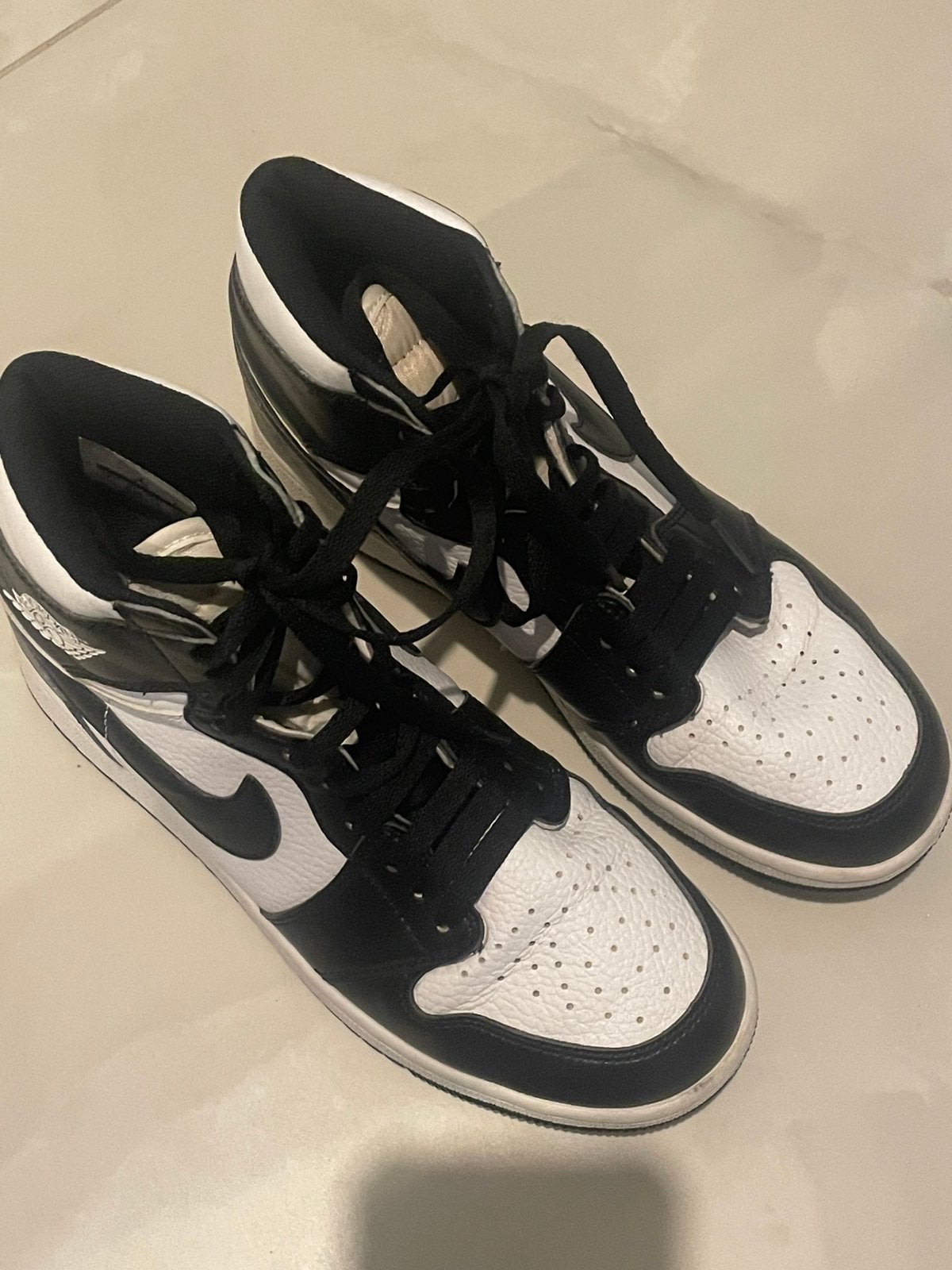Jordan Air sneakers hoog, Sportschoenen, Zo goed als nieuw, Verzenden, Meisje