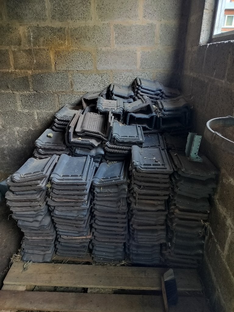 Gratis dakpannen, Doe-het-zelf en Bouw, Dakpannen en Dakbedekking, Ophalen, Steen of Klei, Zwart, Nieuw