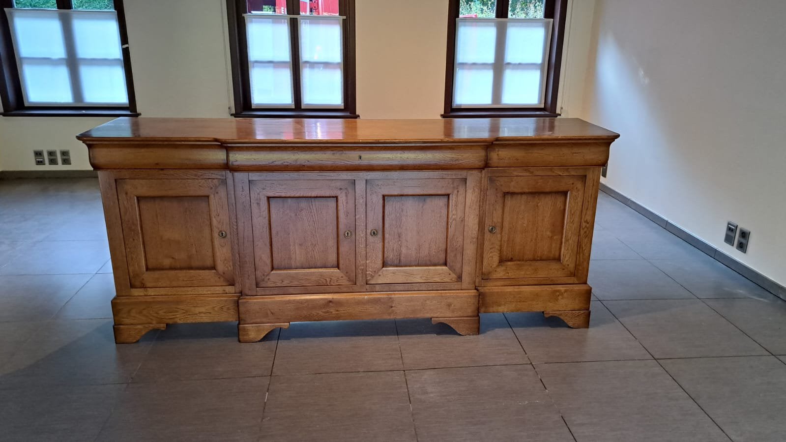 Elegante massief houten dressoir - lichte houtskleur, Enlèvement, Utilisé, 200 cm ou plus, Avec tablette(s)
