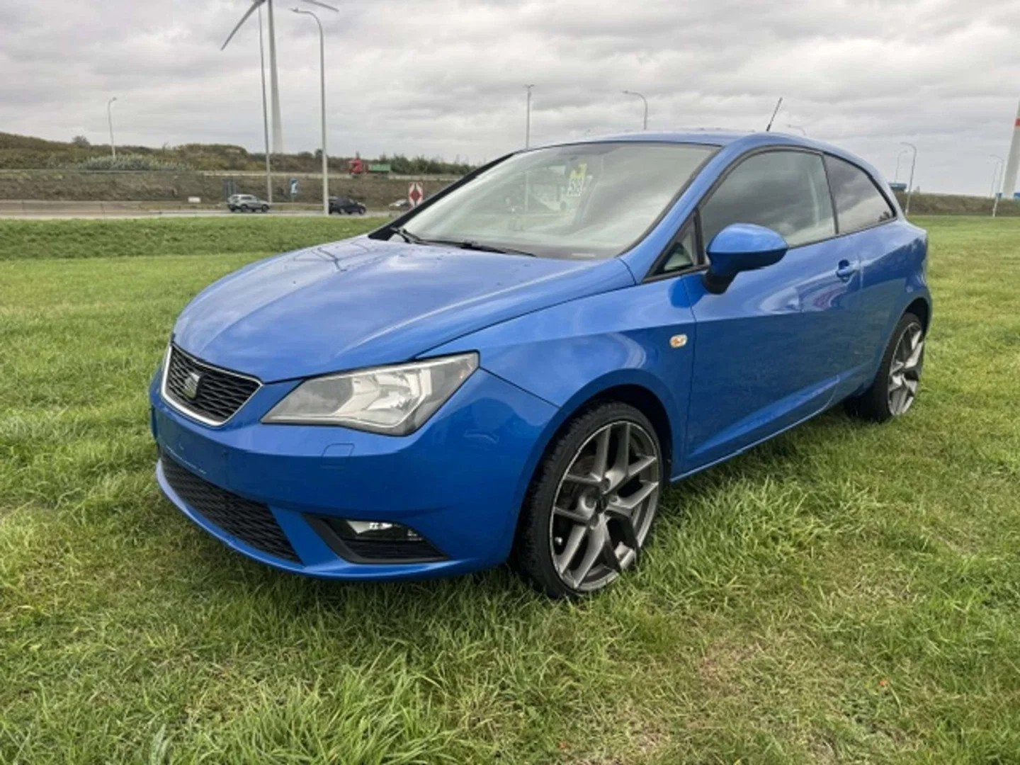 SEAT Ibiza Ibiza 1.2i / Garantie 12m. (bj 2012), Auto's, Euro 5, Stof, Blauw, 1198 cc