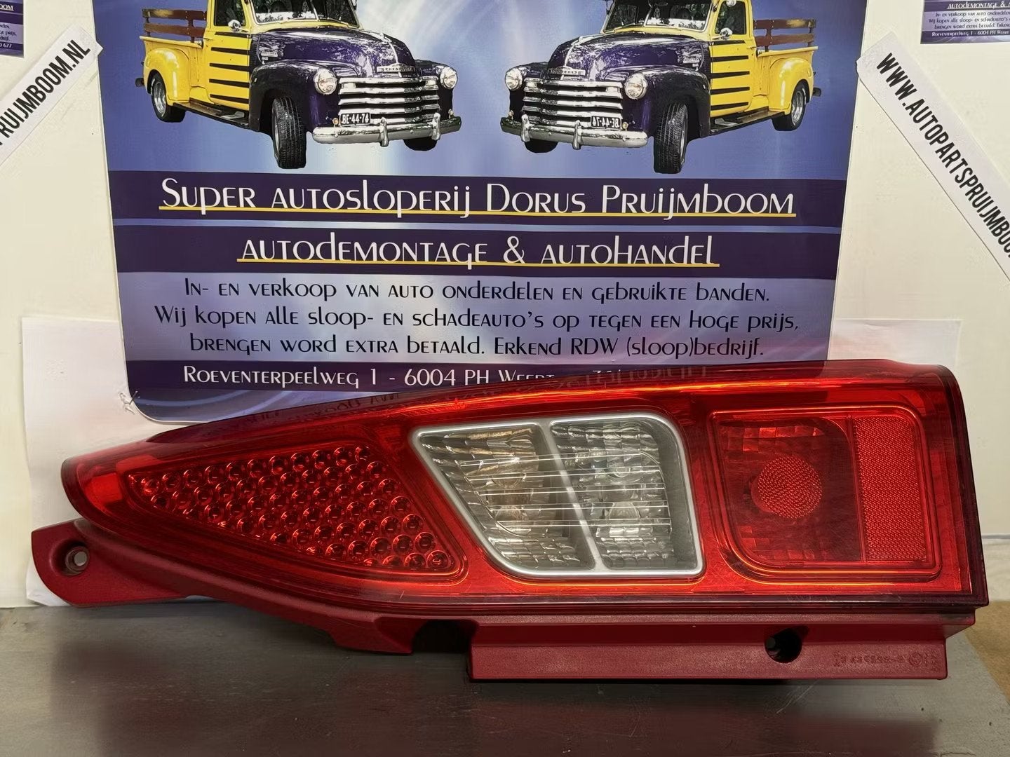 Peugeot partner achterlicht rechts, Taurusavenue 1
2132 LS  Hoofddorp, NL, Contact.group@renault.com, Stellantis N.V., Utilisé