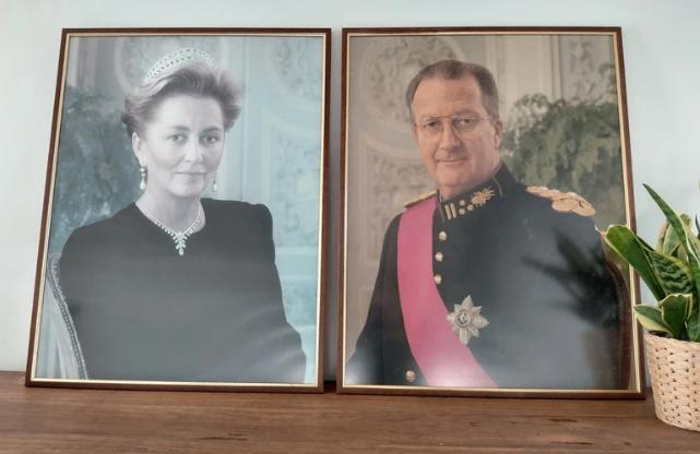 Staatsportretten Koning Albert II en Paola van België, Verzamelen, Ophalen of Verzenden, Gebruikt, Kaart, Foto of Prent