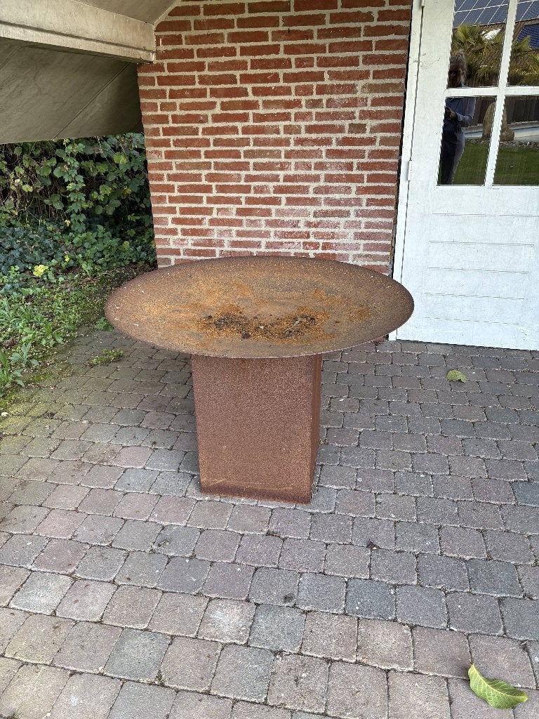 Grote industriële vuurschaal op sokkel – echte eyecatcher!, Tuin en Terras, Ophalen, Gebruikt
