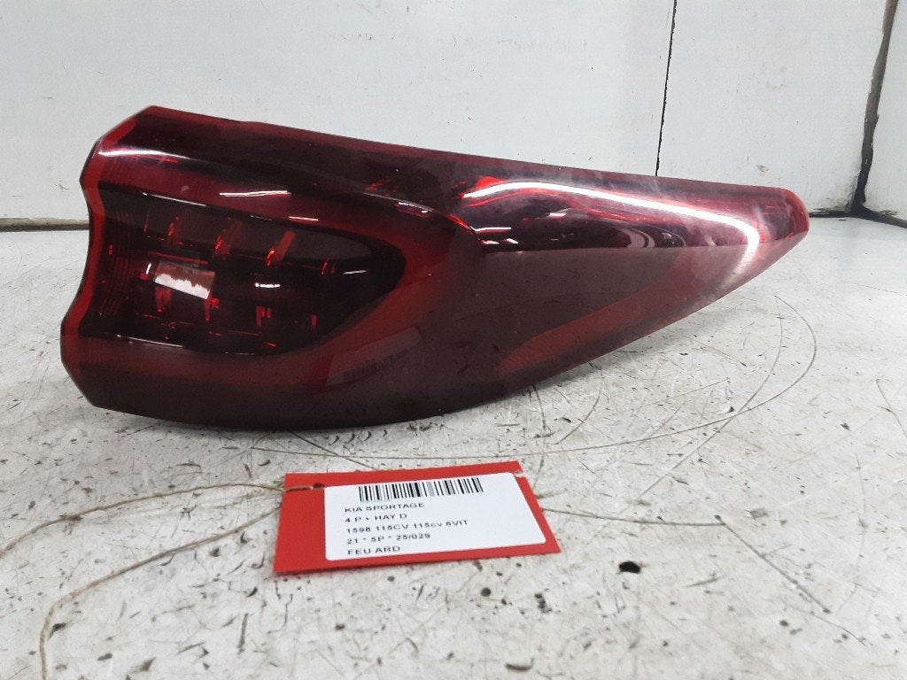 FEU ARRIÈRE DROIT Kia Sportage (QL) (92402F1600), Kia, Info@kia.de, Utilisé, Theodor-Heuss-Allee 11
60486  Frankfurt am Main, DE
