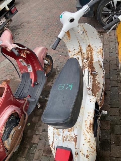 vespa 50 4 vitesses a restaurer, 49 cm³, Classe B (45 km/h), Enlèvement, Utilisé
