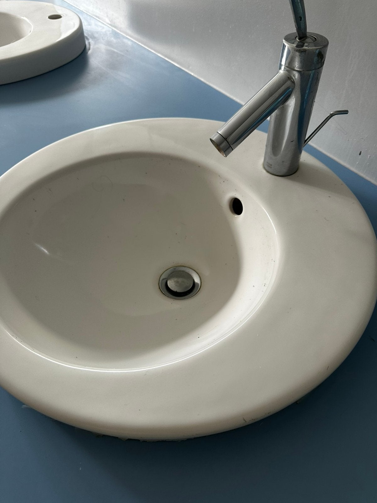 2 wasttafel  en een kraan, Ophalen, Gebruikt